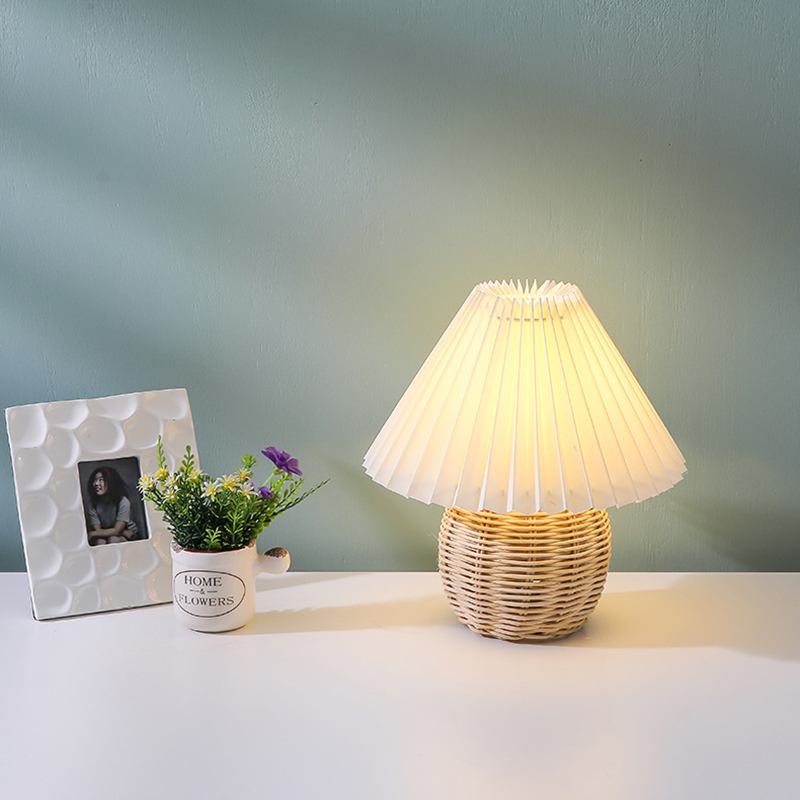 Lampa stołowa LED SCKDAY z pli – Desk Setup Vintage recenzja i cena